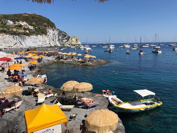 Barca a vela in esclusiva Isola Liguria