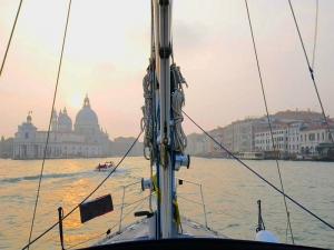 Addio al nubilato in barca a Venezia 